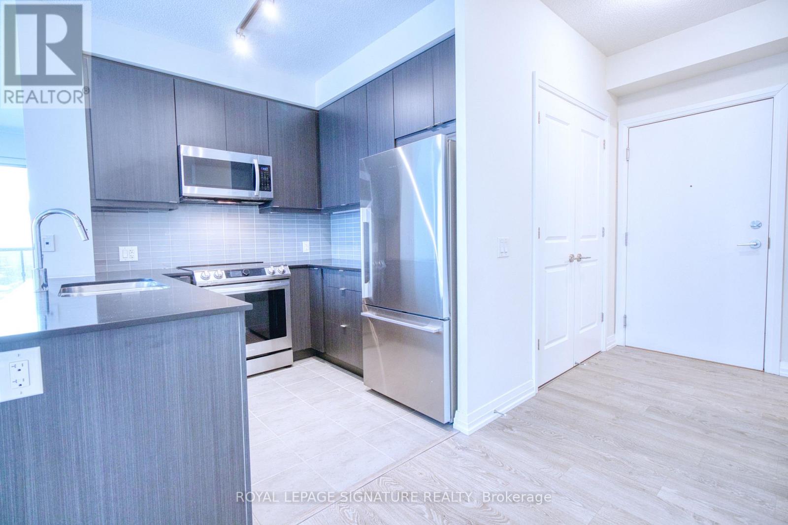 1404 - 50 Thomas Riley Road, Toronto, Ontario  M9B 0C5 - Photo 5 - W12616930