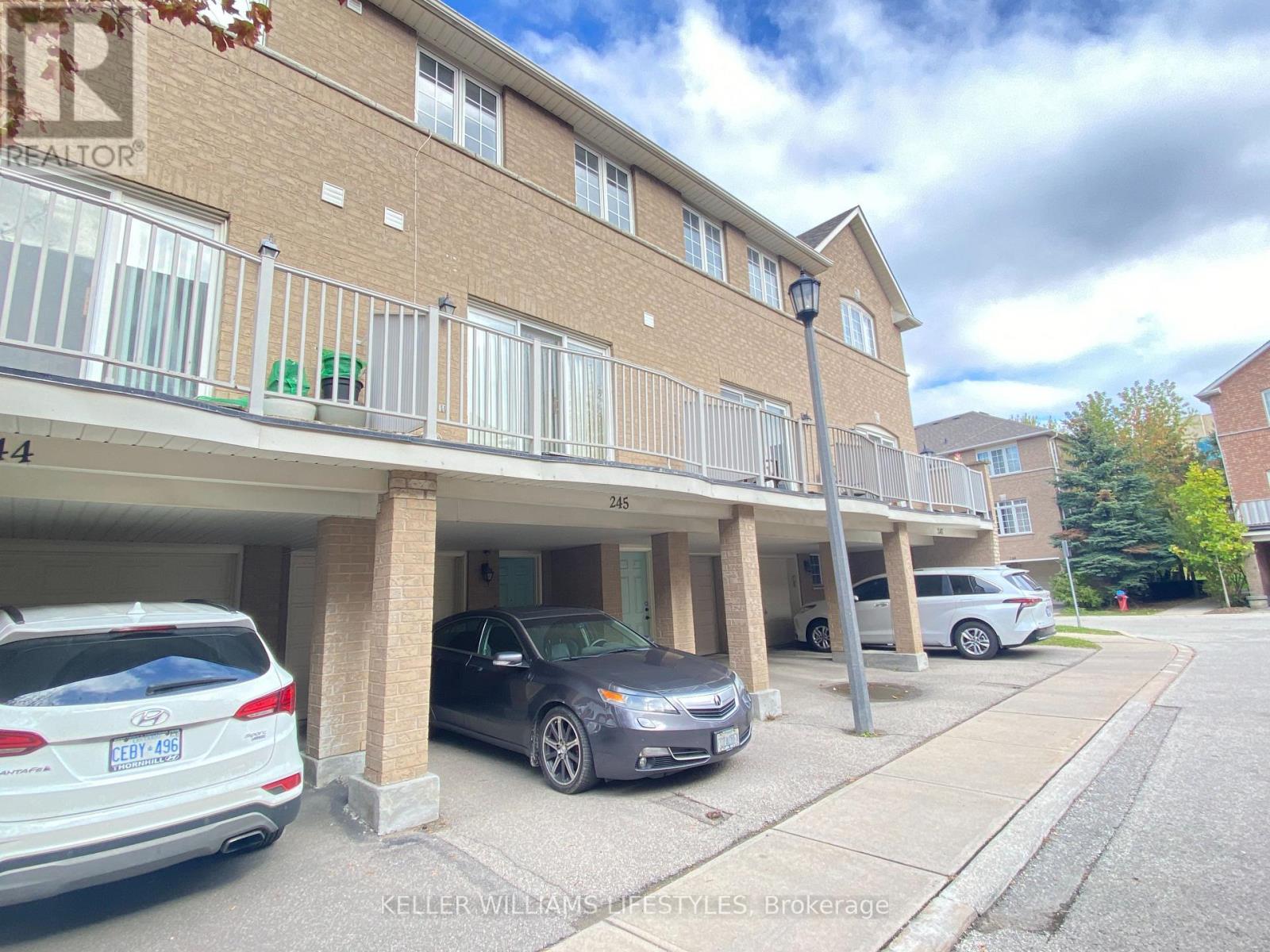 245 - 23 Observatory Lane, Richmond Hill, Ontario  L4C 0M7 - Photo 3 - N12616984