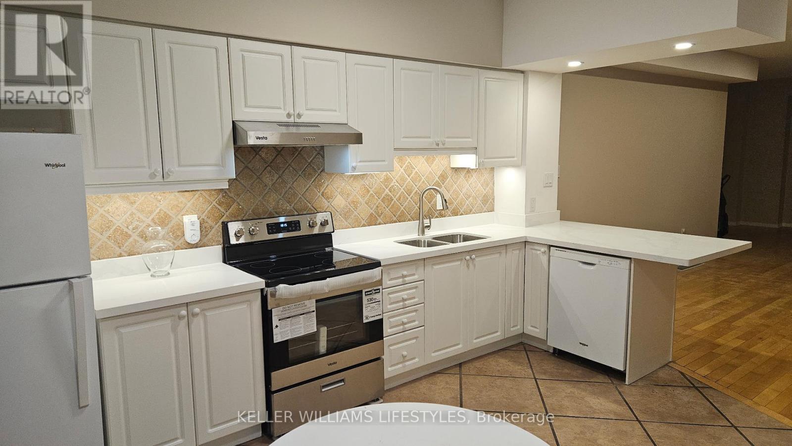 245 - 23 Observatory Lane, Richmond Hill, Ontario  L4C 0M7 - Photo 8 - N12616984