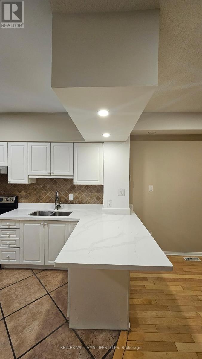 245 - 23 Observatory Lane, Richmond Hill, Ontario  L4C 0M7 - Photo 9 - N12616984