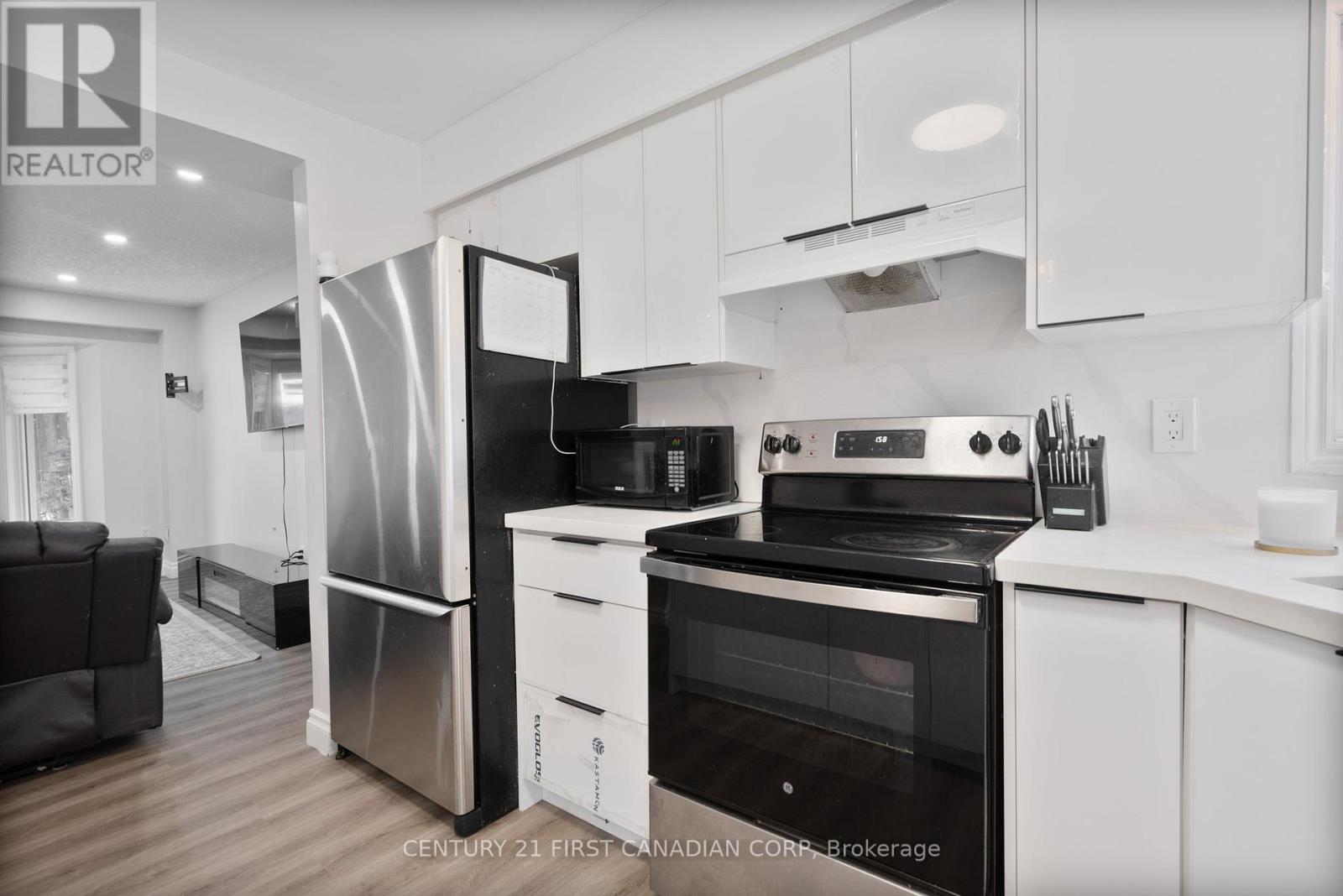 345 Banbury Crescent, London South, Ontario  N5Z 4V1 - Photo 11 - X12617074