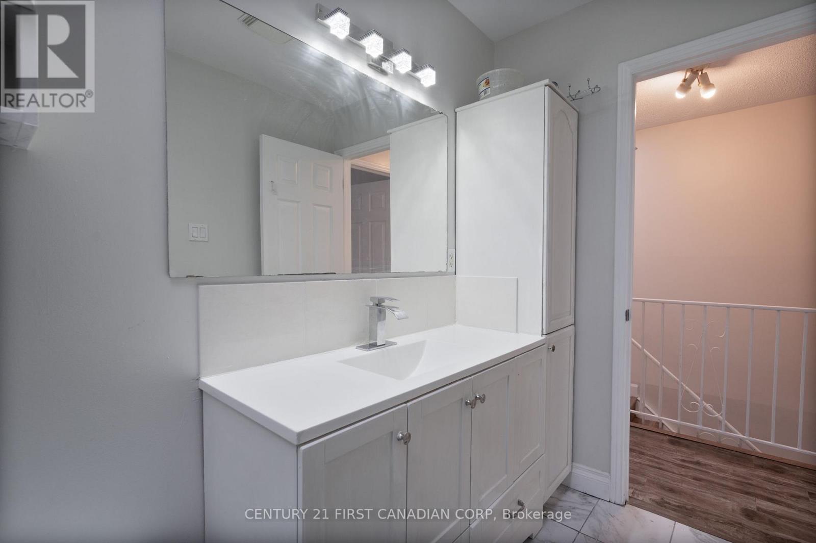 345 Banbury Crescent, London South, Ontario  N5Z 4V1 - Photo 25 - X12617074