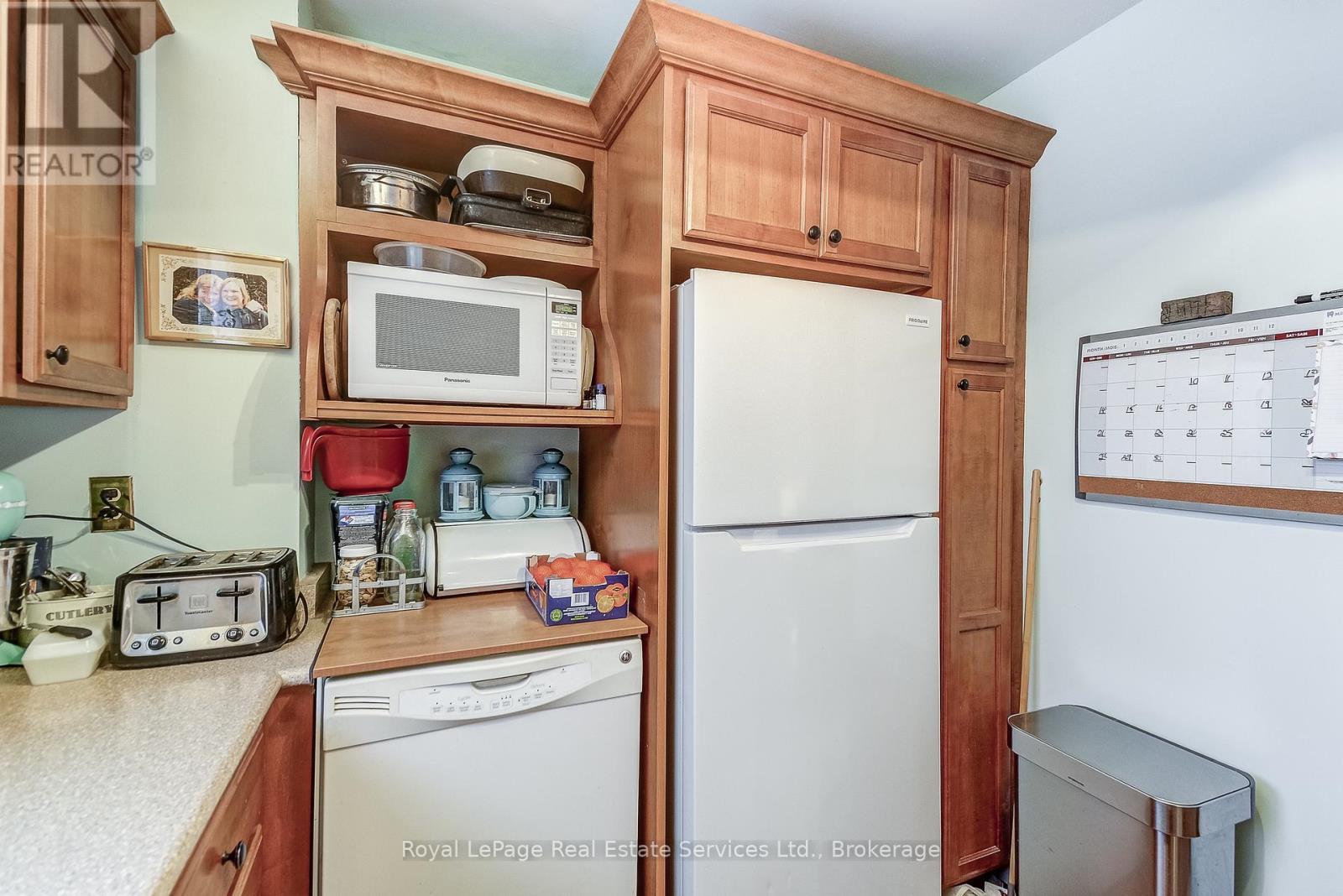 144 Heslop Road, Milton, Ontario  L9T 1B4 - Photo 14 - W12617116