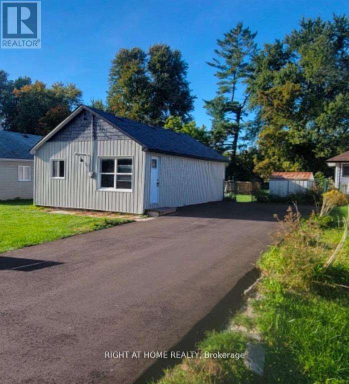 208 Bayview Avenue, Georgina, Ontario  L4P 2T2 - Photo 2 - N12616480