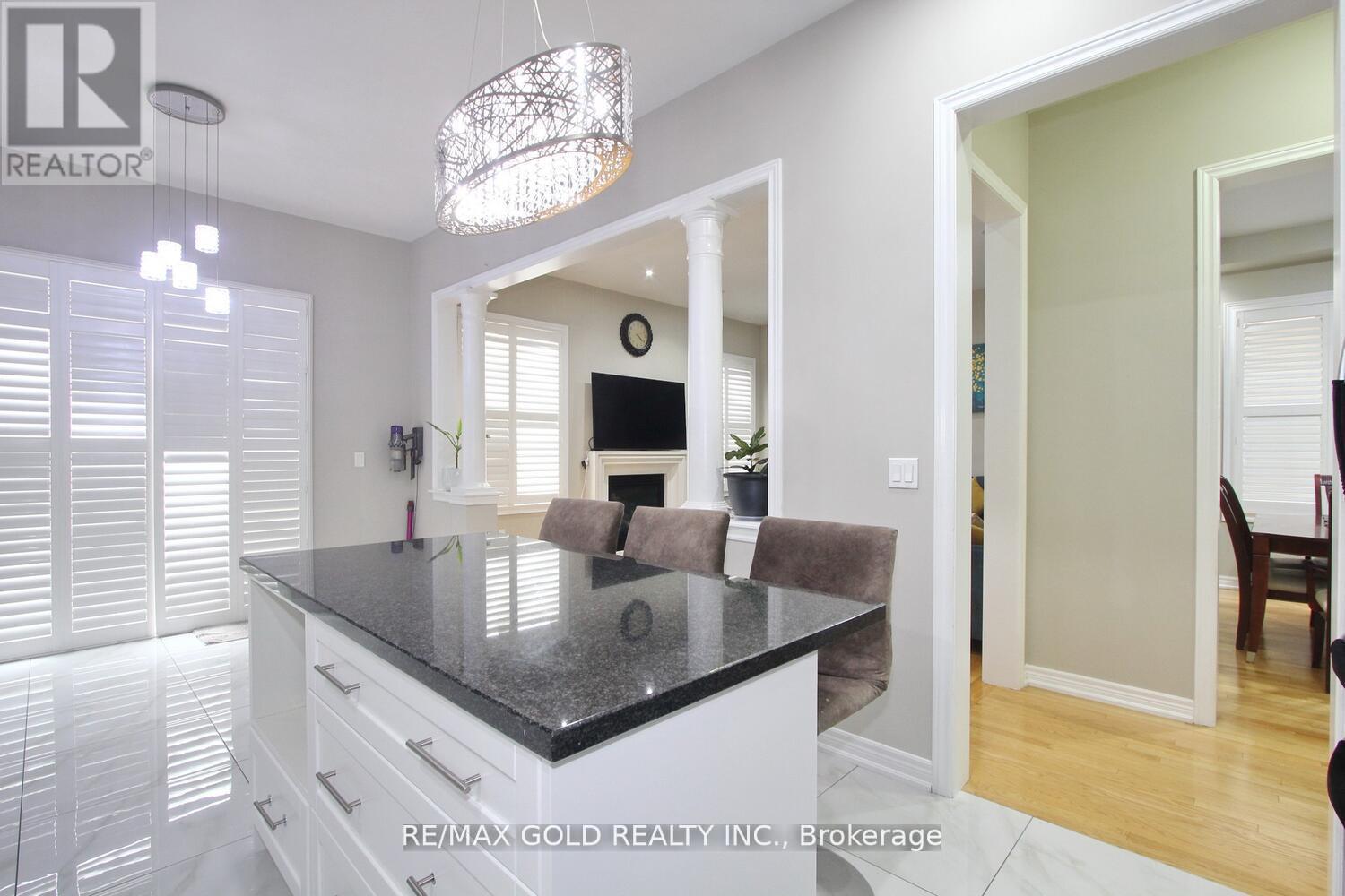 14 Lisson Crescent, Brampton, Ontario  L6X 5H9 - Photo 19 - W12277641