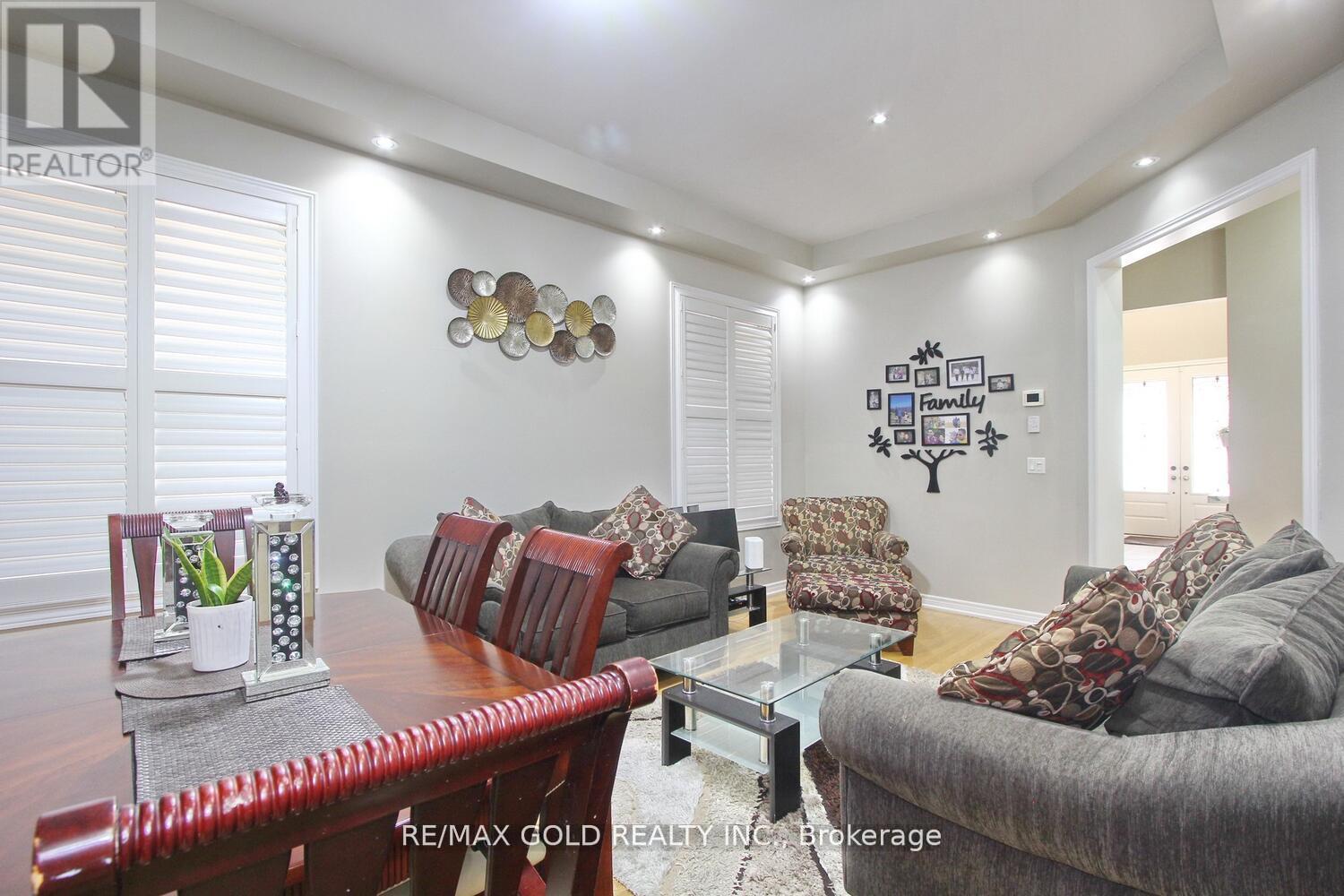 14 Lisson Crescent, Brampton, Ontario  L6X 5H9 - Photo 10 - W12277641