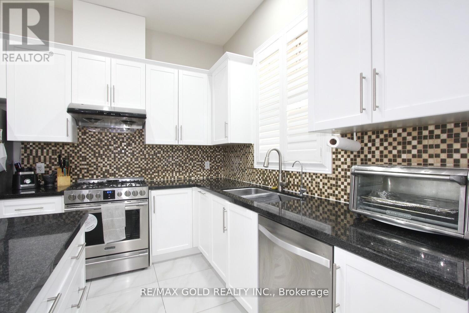 14 Lisson Crescent, Brampton, Ontario  L6X 5H9 - Photo 18 - W12277641