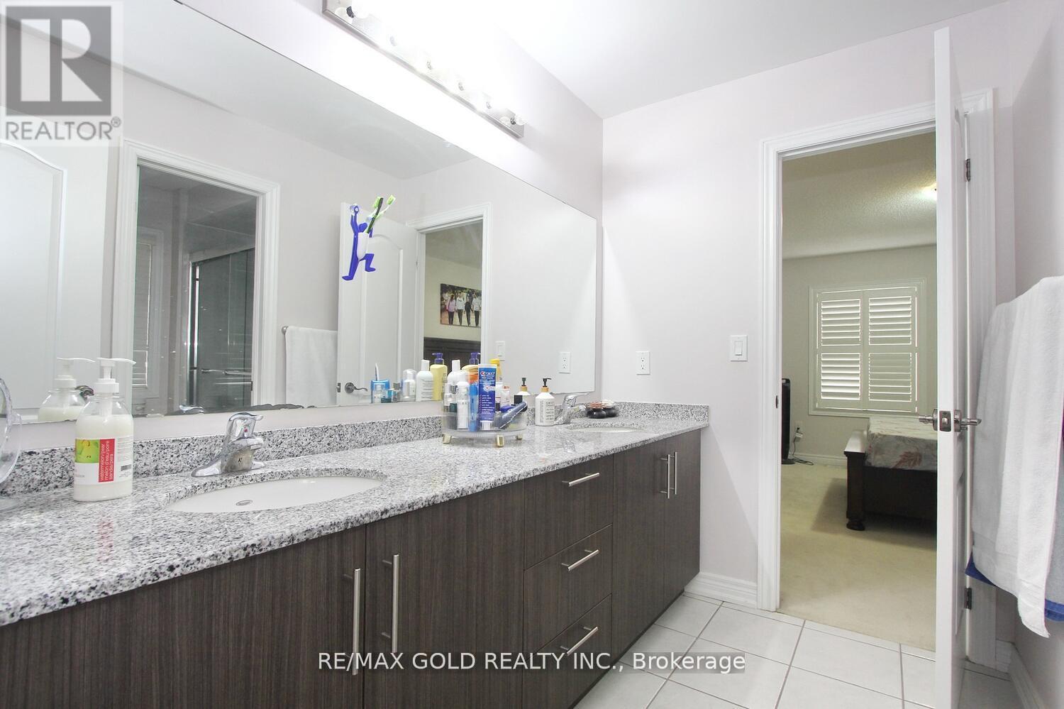 14 Lisson Crescent, Brampton, Ontario  L6X 5H9 - Photo 35 - W12277641