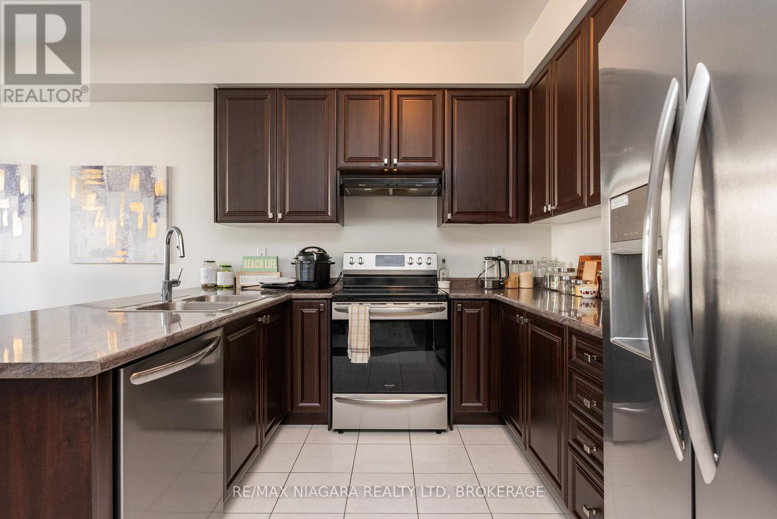 8719 Sourgum Avenue, Niagara Falls (Brown), Ontario  L2H 3S3 - Photo 11 - X12617038