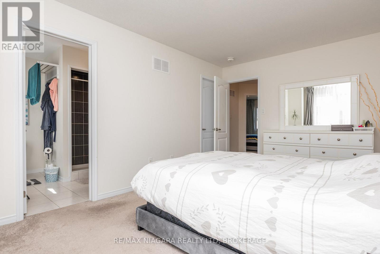 8719 Sourgum Avenue, Niagara Falls (Brown), Ontario  L2H 3S3 - Photo 18 - X12617038