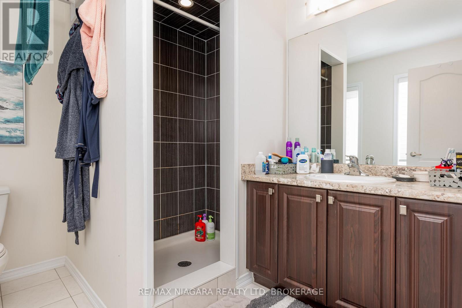 8719 Sourgum Avenue, Niagara Falls (Brown), Ontario  L2H 3S3 - Photo 19 - X12617038