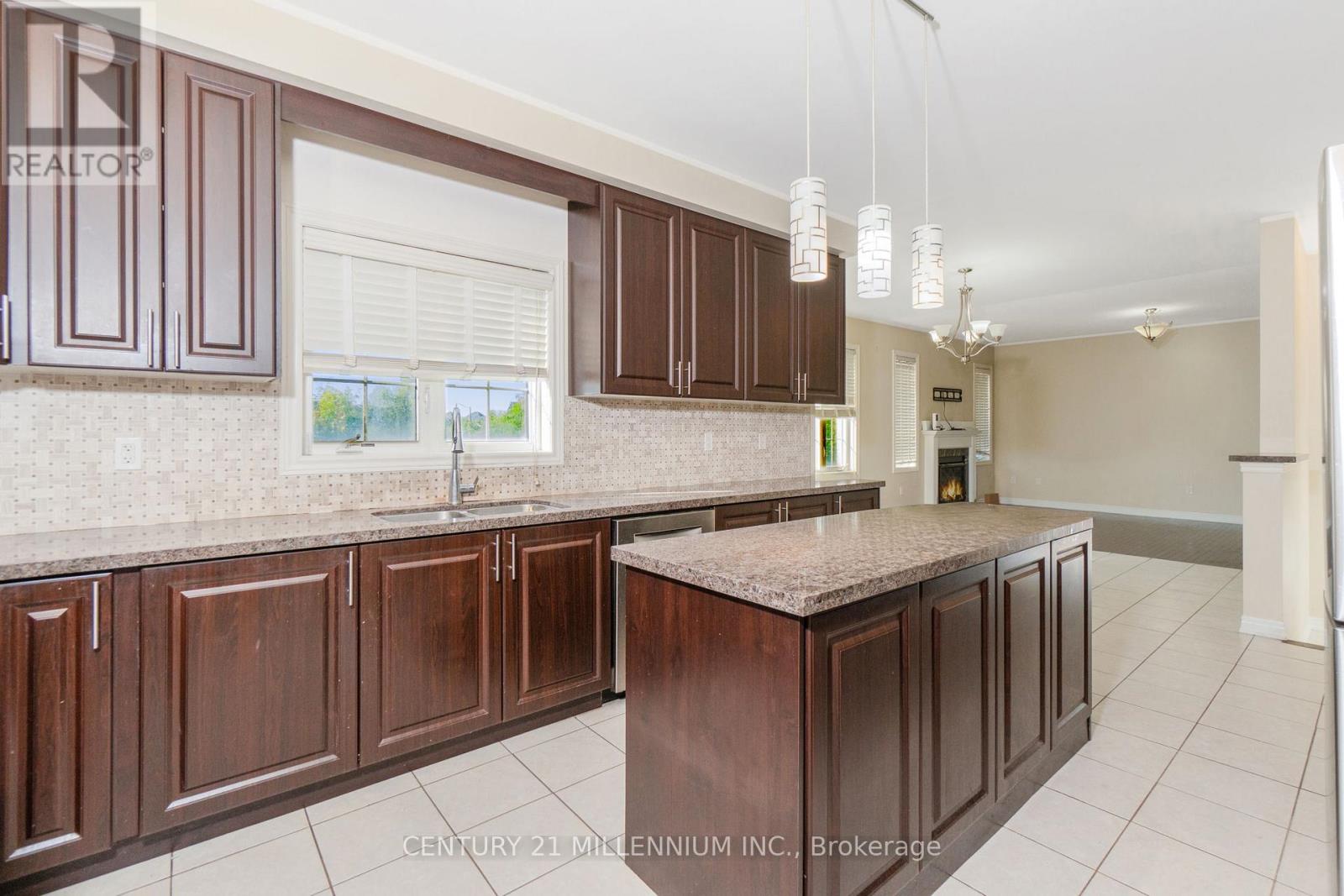 6 Ashfield Place, Brampton, Ontario  L6Y 5Y7 - Photo 12 - W12405735