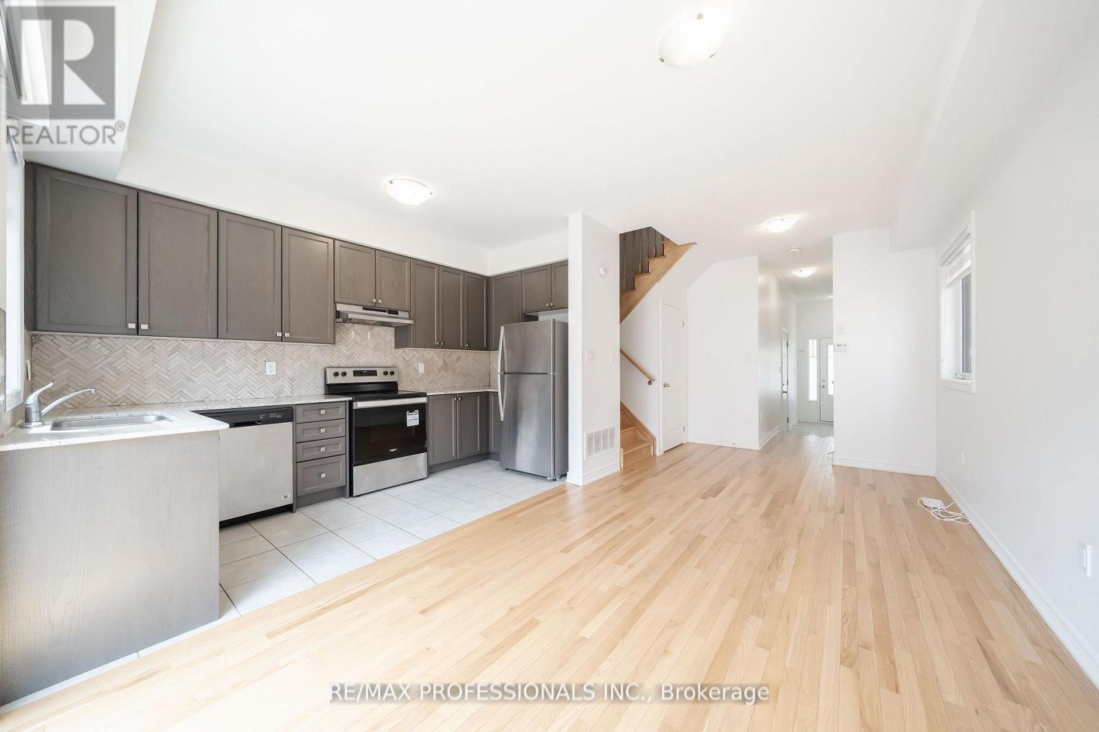 3952 Leonardo Street, Burlington, Ontario  L7M 0Z7 - Photo 7 - W12411795