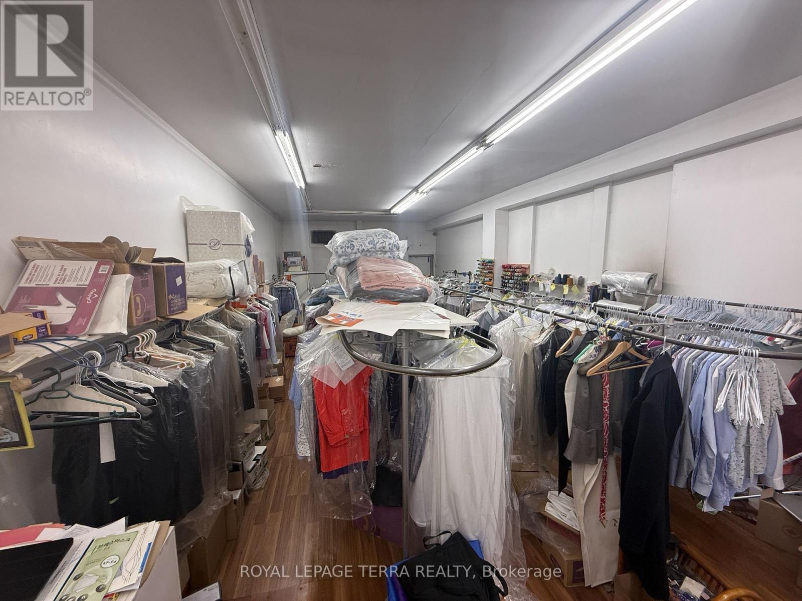 133 Martin Grove Road, Toronto, Ontario M9B 4K8 - Photo 4 - W12445881