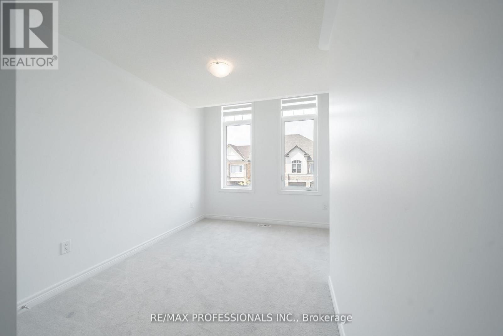 3952 Leonardo Street, Burlington, Ontario  L7M 0Z7 - Photo 12 - W12411795