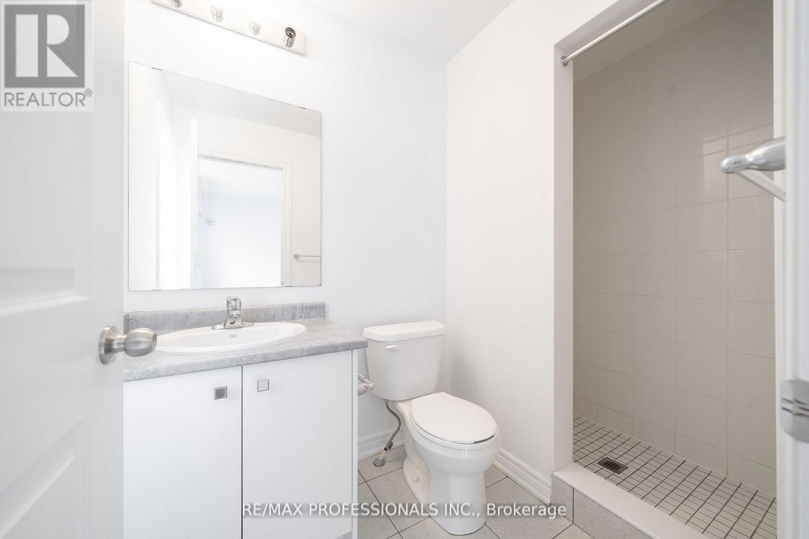 3952 Leonardo Street, Burlington, Ontario  L7M 0Z7 - Photo 8 - W12411795