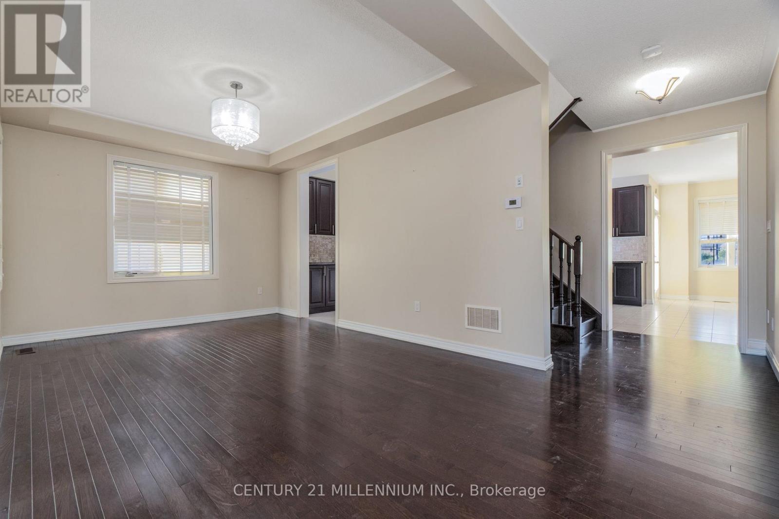 6 Ashfield Place, Brampton, Ontario  L6Y 5Y7 - Photo 8 - W12405735