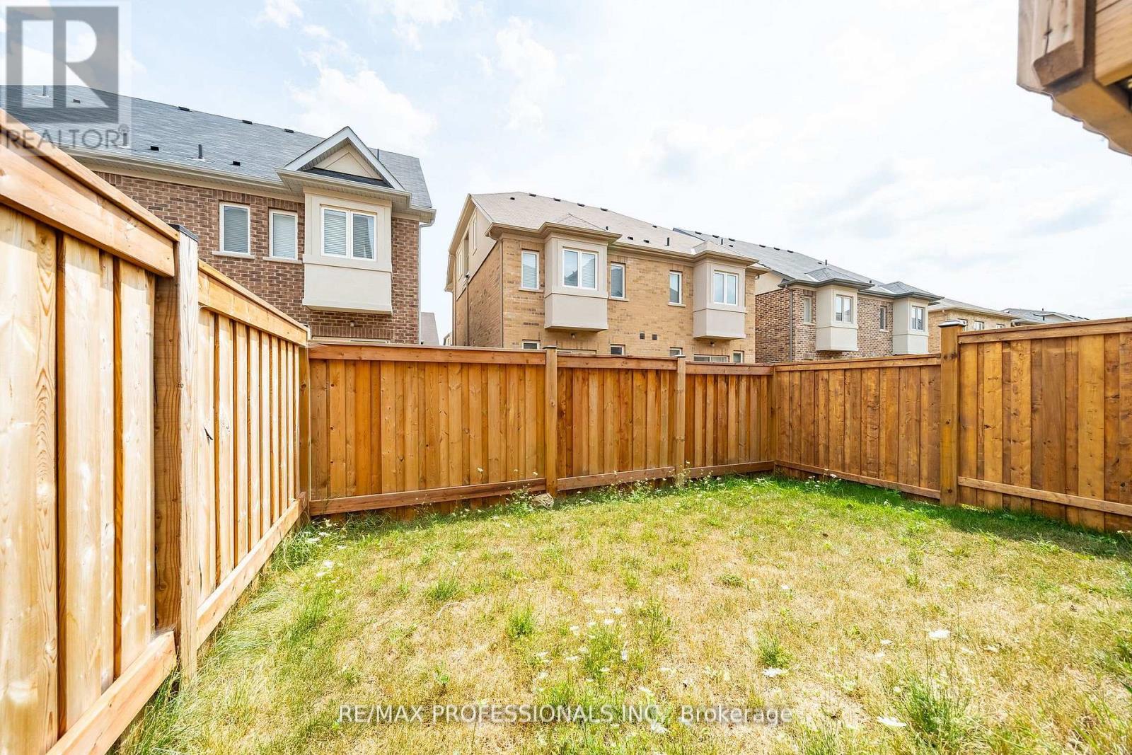 3952 Leonardo Street, Burlington, Ontario  L7M 0Z7 - Photo 22 - W12411795