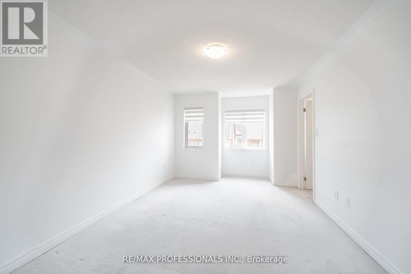 3952 Leonardo Street, Burlington, Ontario  L7M 0Z7 - Photo 16 - W12411795