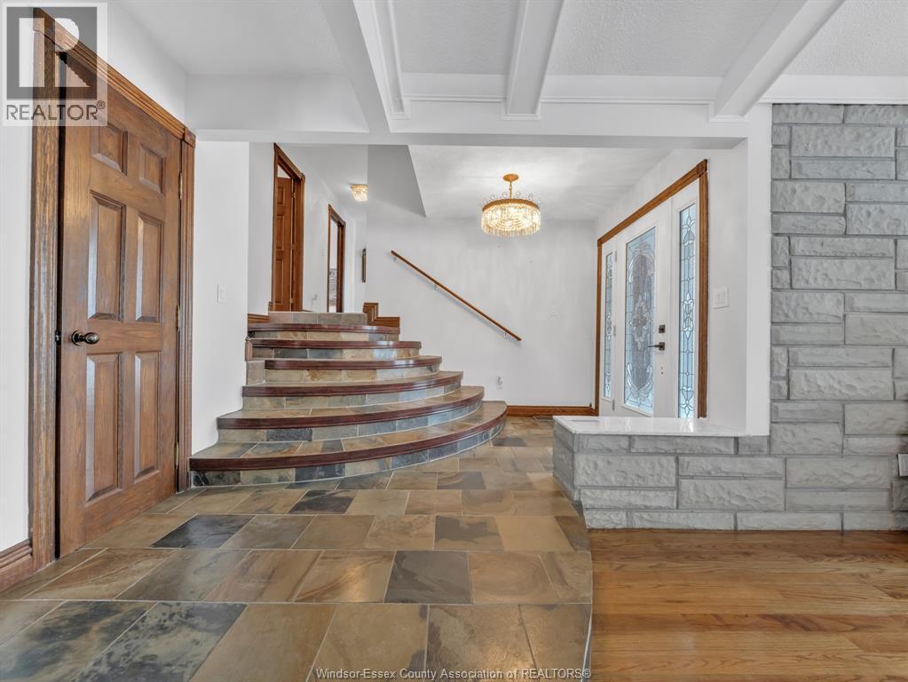 3 Beth Crescent, Leamington, Ontario N8H 3Z8 - Photo 2 - 25031546