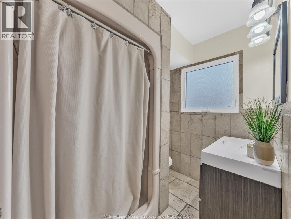 3 Beth Crescent, Leamington, Ontario N8H 3Z8 - Photo 25 - 25031546