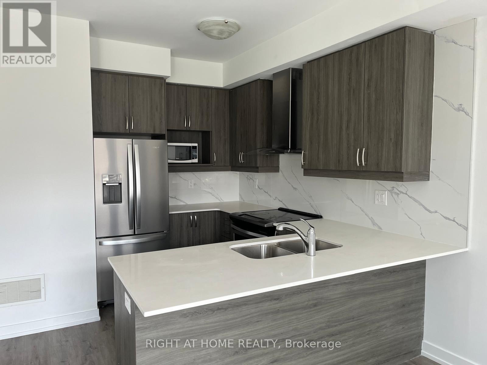 274 Dalhousie Street, Vaughan, Ontario L4L 0L8 - Photo 5 - N12614198