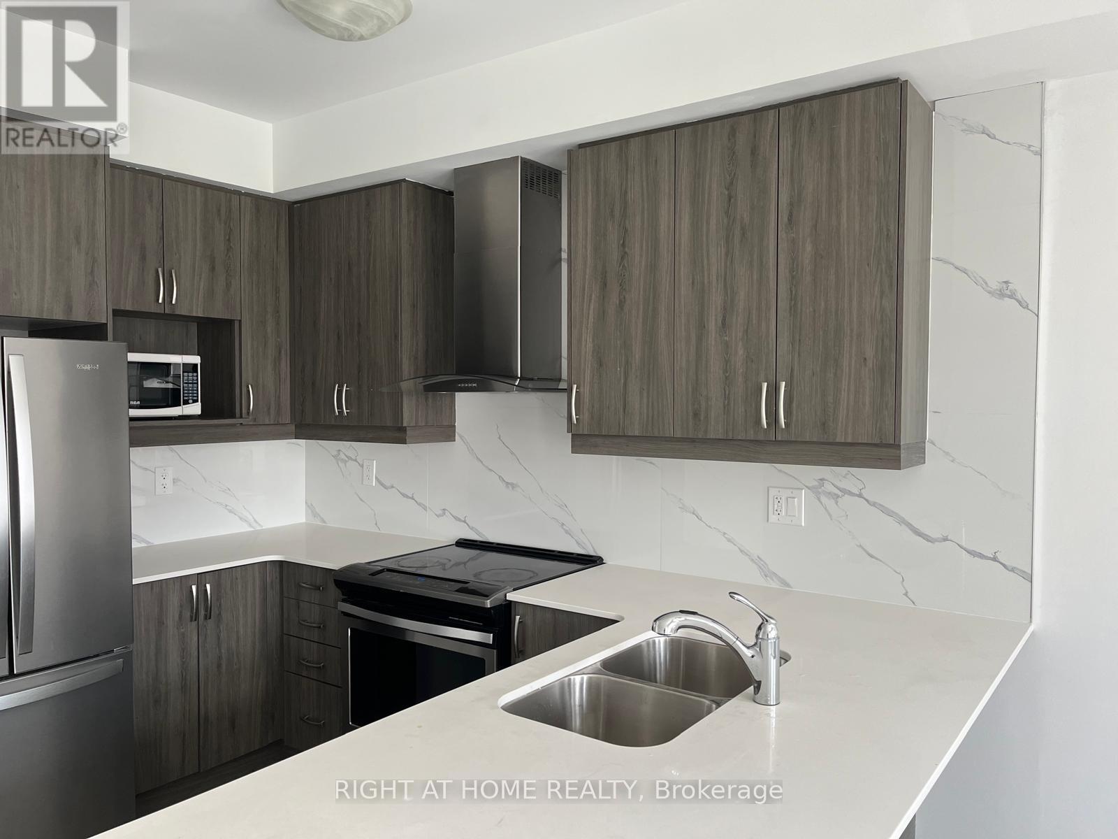 274 Dalhousie Street, Vaughan, Ontario L4L 0L8 - Photo 6 - N12614198