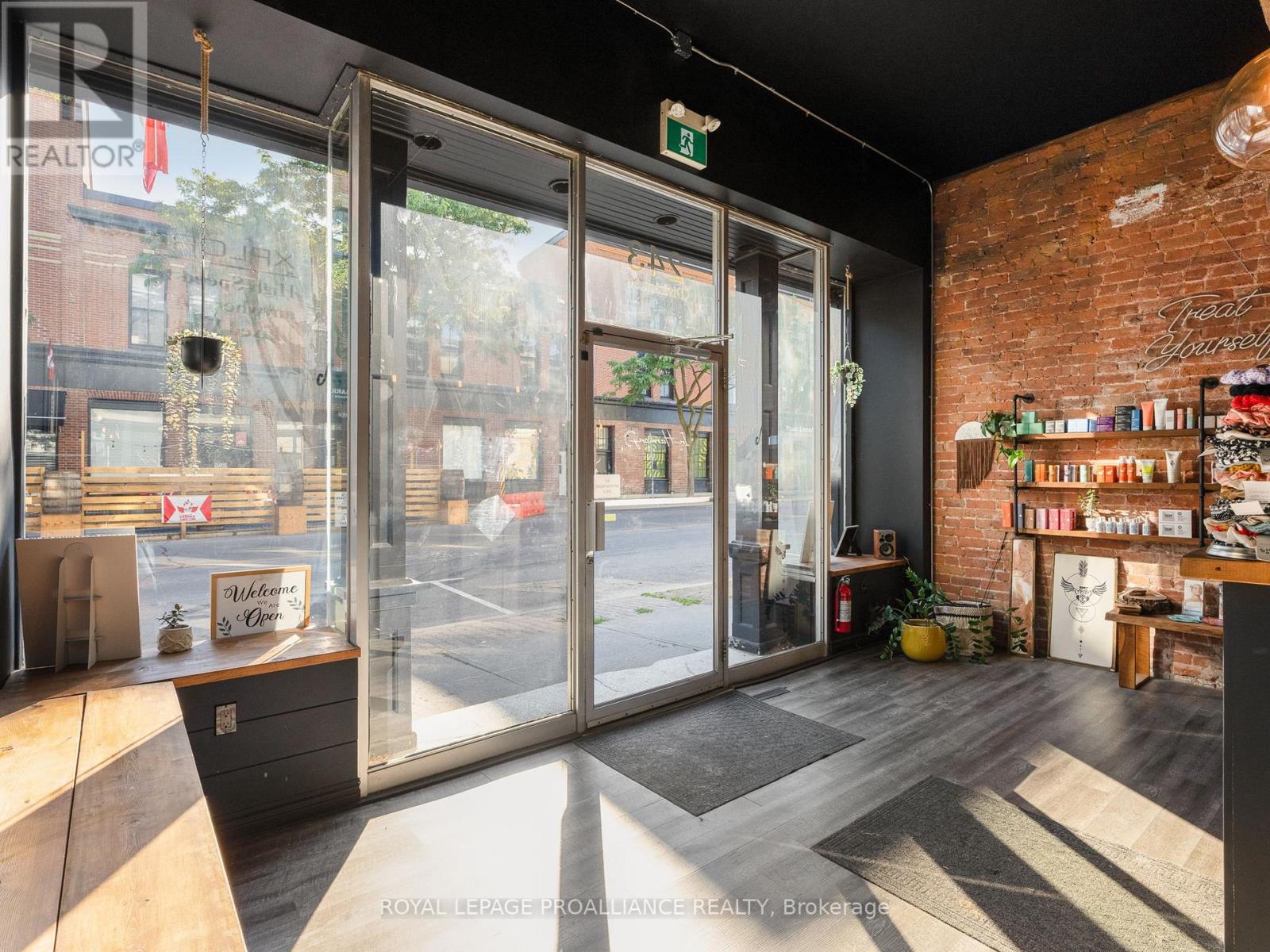 243 Division Street, Cobourg, Ontario  K9A 3P9 - Photo 4 - X12380376