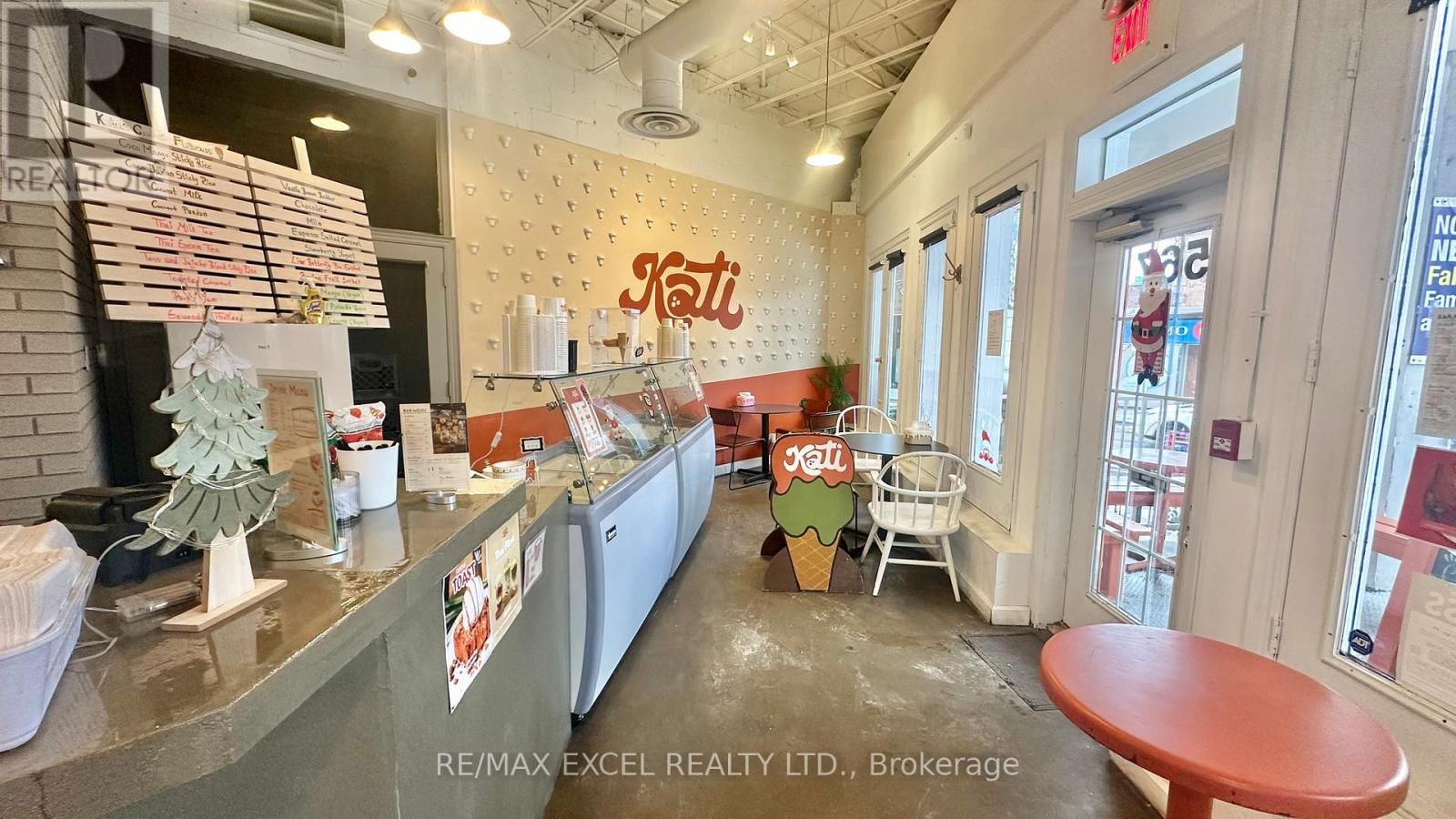 567 College Street, Toronto, Ontario  M6G 3W9 - Photo 3 - C12616940