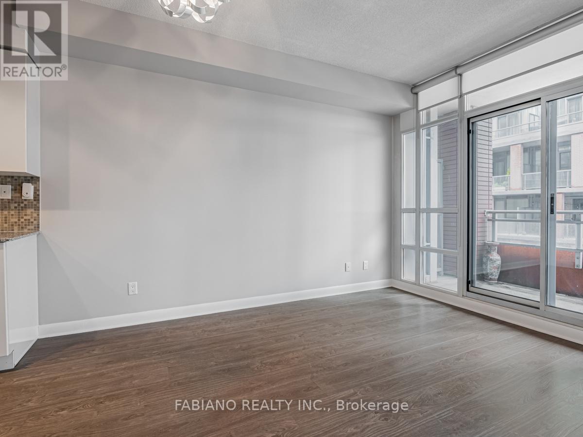 502 - 15 Bruyeres Mews, Toronto, Ontario  M5V 0A7 - Photo 10 - C12617000