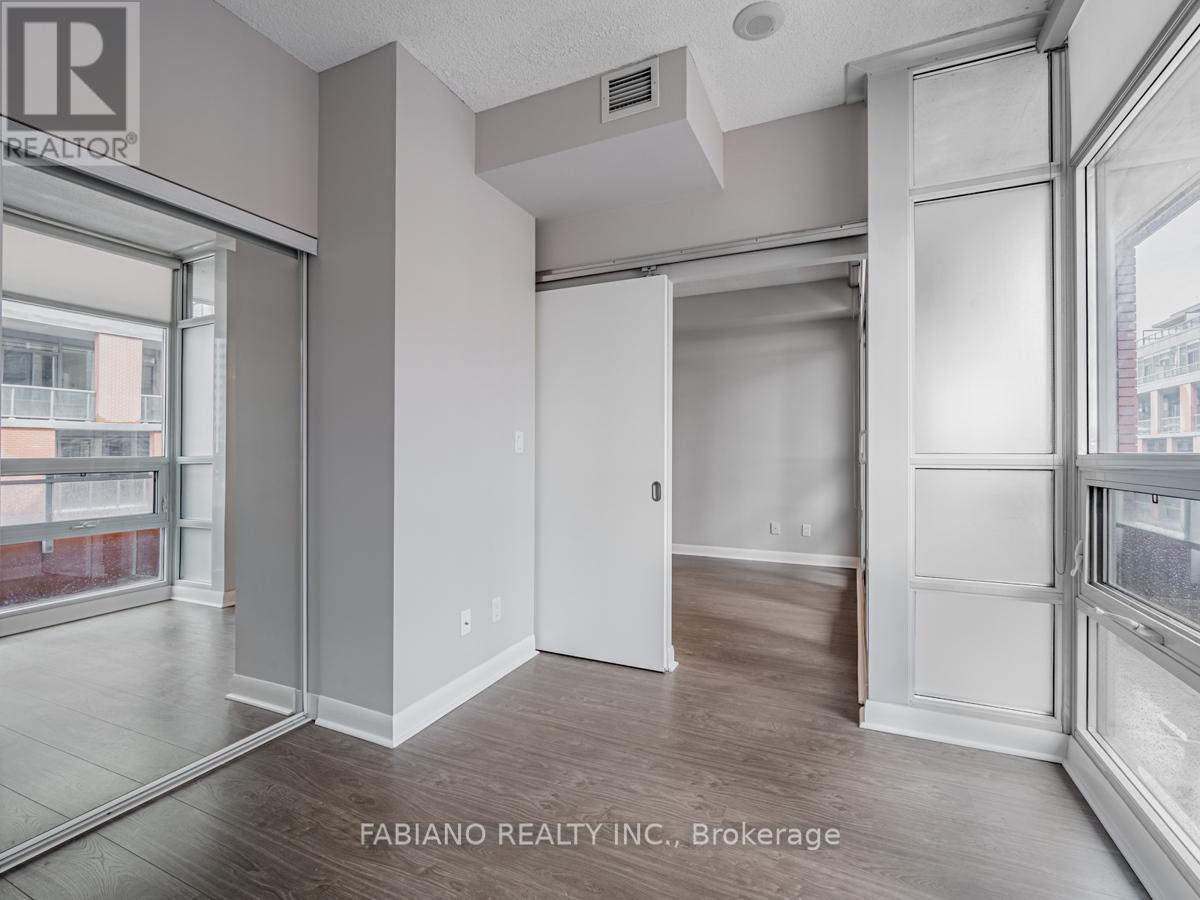 502 - 15 Bruyeres Mews, Toronto, Ontario  M5V 0A7 - Photo 14 - C12617000