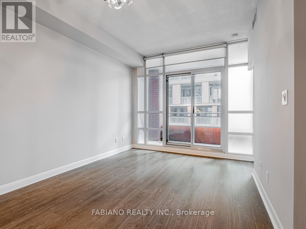 502 - 15 Bruyeres Mews, Toronto, Ontario  M5V 0A7 - Photo 17 - C12617000