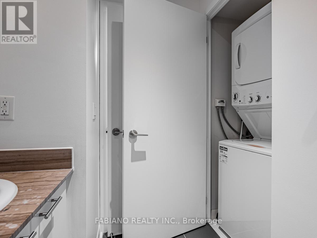 502 - 15 Bruyeres Mews, Toronto, Ontario  M5V 0A7 - Photo 19 - C12617000