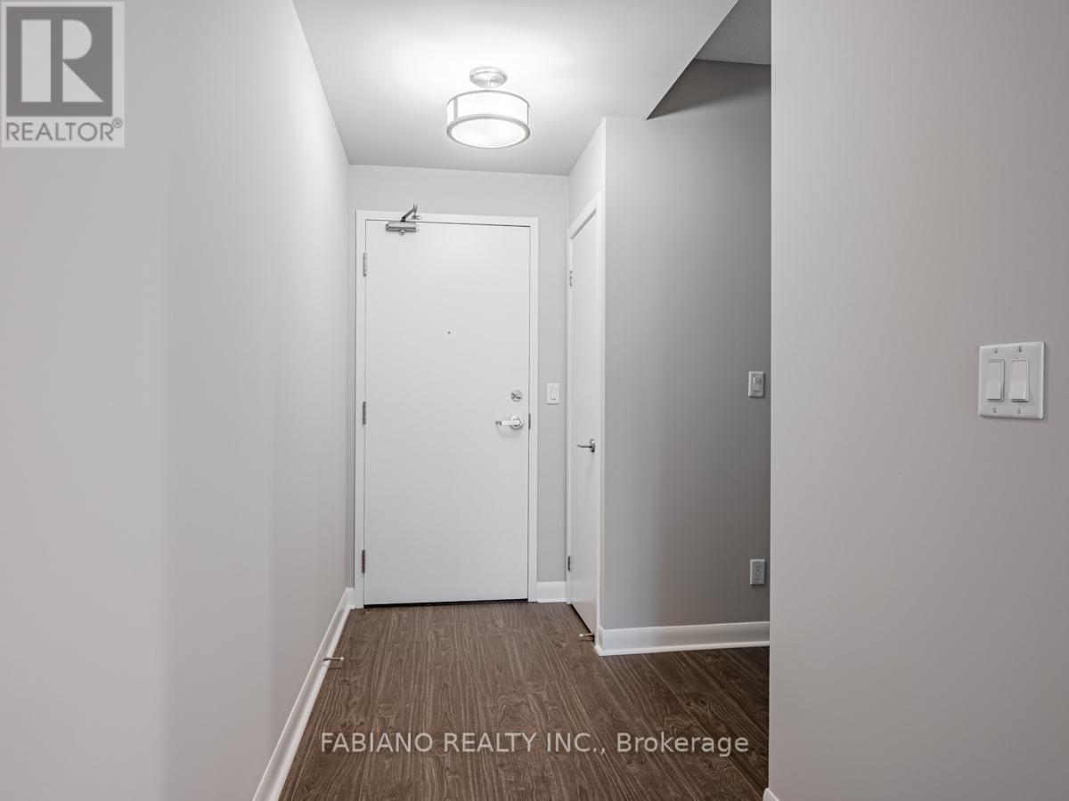 502 - 15 Bruyeres Mews, Toronto, Ontario  M5V 0A7 - Photo 2 - C12617000