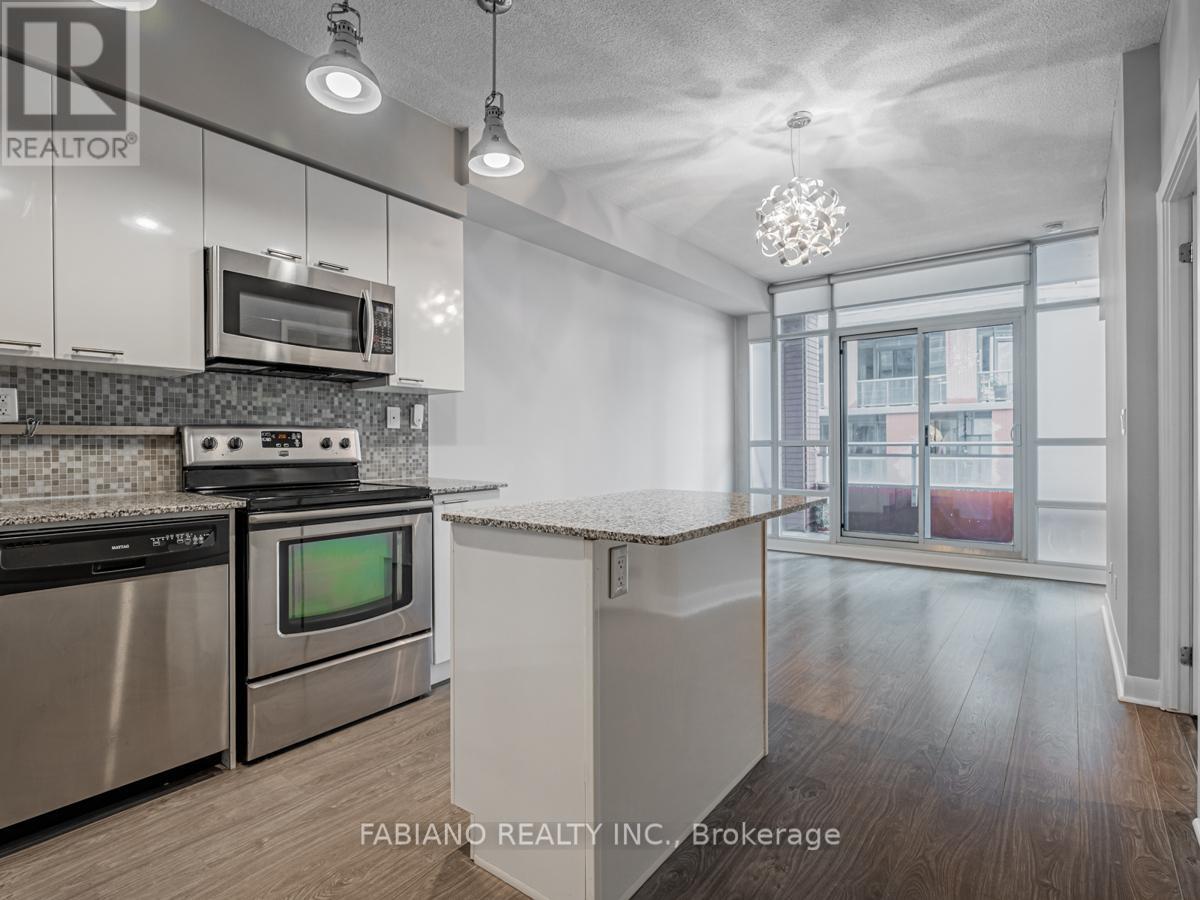 502 - 15 Bruyeres Mews, Toronto, Ontario  M5V 0A7 - Photo 8 - C12617000