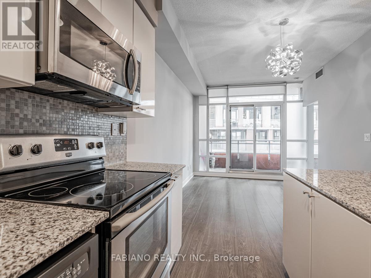 502 - 15 Bruyeres Mews, Toronto, Ontario  M5V 0A7 - Photo 9 - C12617000