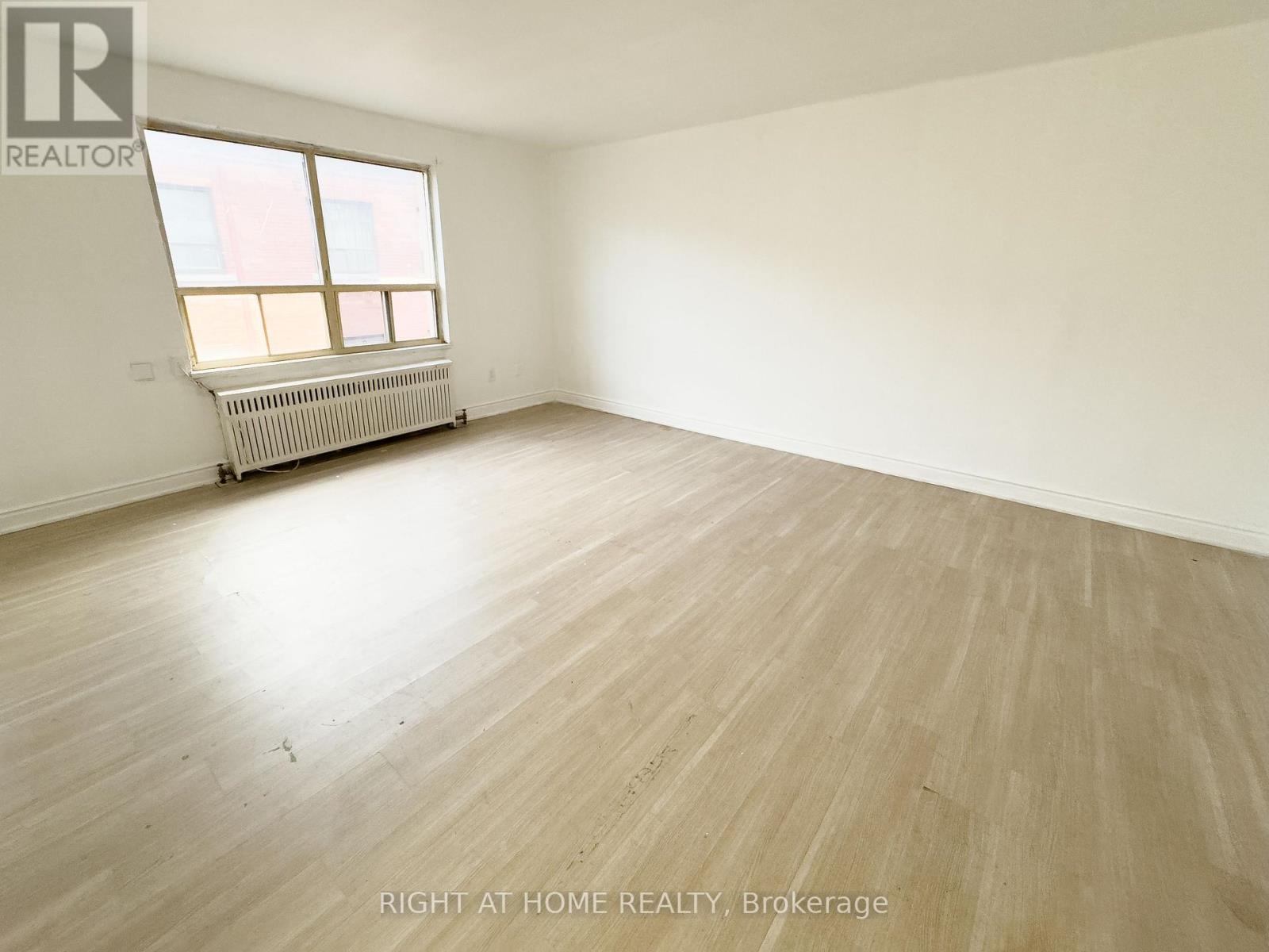 311 - 896 Eglinton Avenue E, Toronto, Ontario  M4G 2L2 - Photo 5 - C12617020