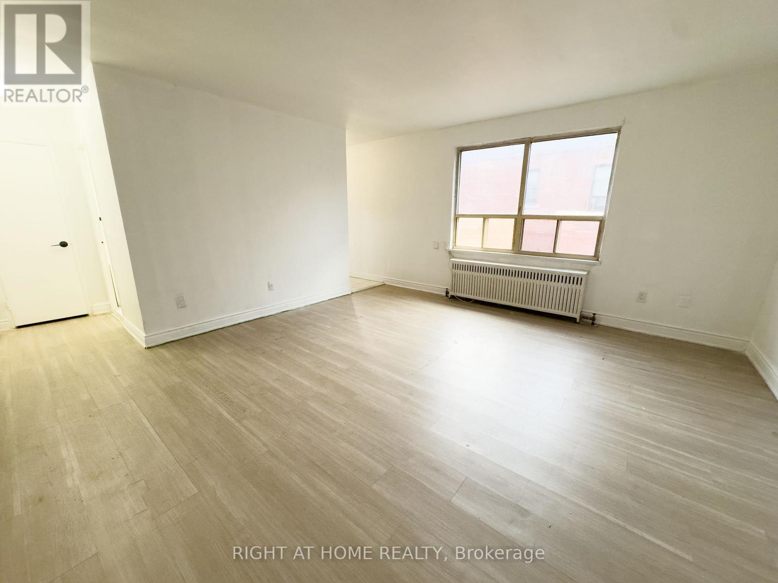 311 - 896 Eglinton Avenue E, Toronto, Ontario  M4G 2L2 - Photo 6 - C12617020