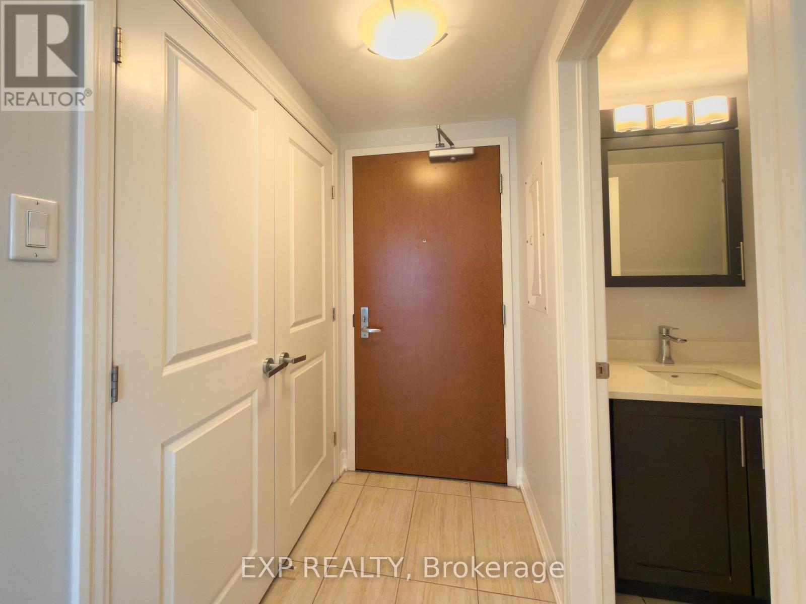 2308 - 195 Besserer Street, Ottawa, Ontario  K1N 7J6 - Photo 3 - X12545890