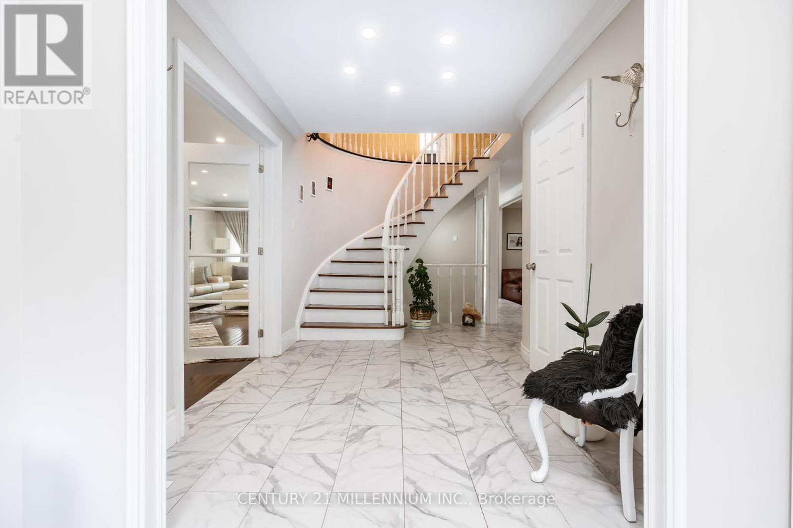 62 Stargell Drive, Whitby, Ontario  L1N 7X5 - Photo 4 - E12617112