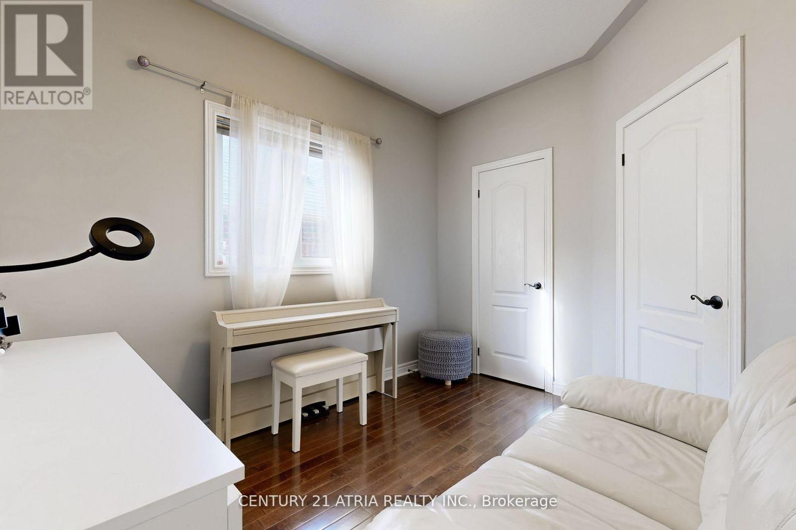 490 Kwapis Boulevard, Newmarket, Ontario  L3X 3K6 - Photo 25 - N12617014