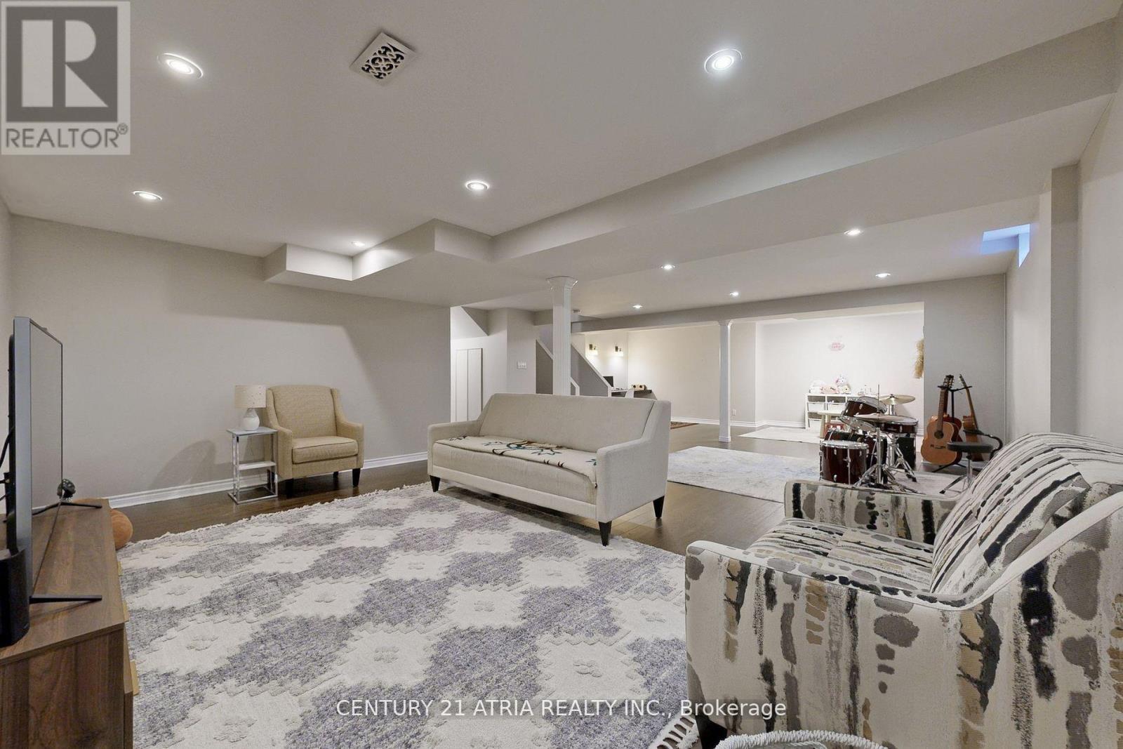 490 Kwapis Boulevard, Newmarket, Ontario  L3X 3K6 - Photo 33 - N12617014