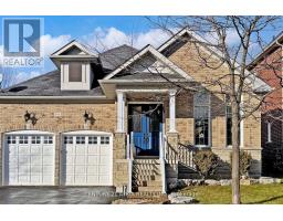 490 KWAPIS BOULEVARD, Newmarket, Ontario