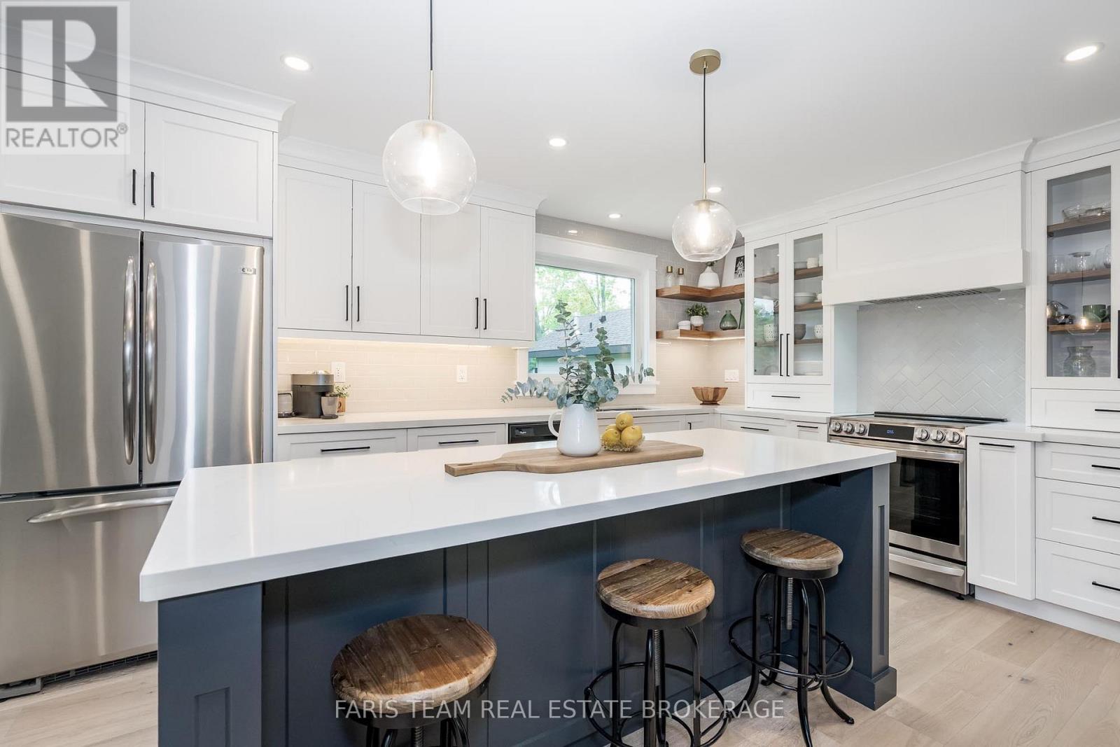 8 Malta Crescent, Springwater, Ontario  L9X 0P2 - Photo 12 - S12616950