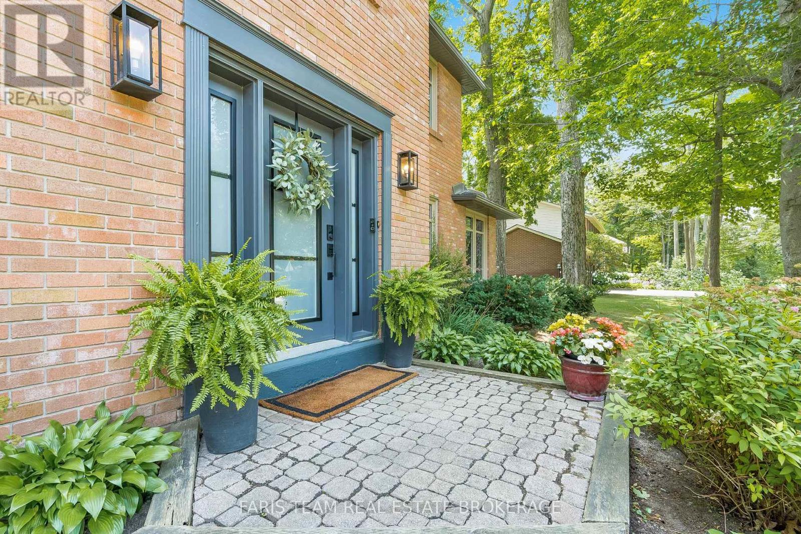 8 Malta Crescent, Springwater, Ontario  L9X 0P2 - Photo 4 - S12616950