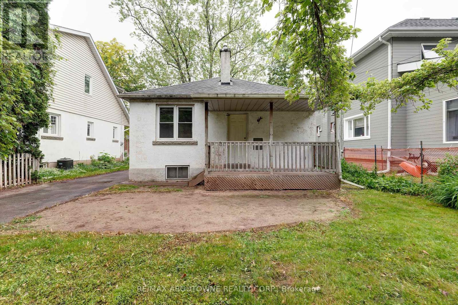 469 Woodland Avenue, Burlington (Brant), Ontario  L7R 2S2 - Photo 34 - W12391948