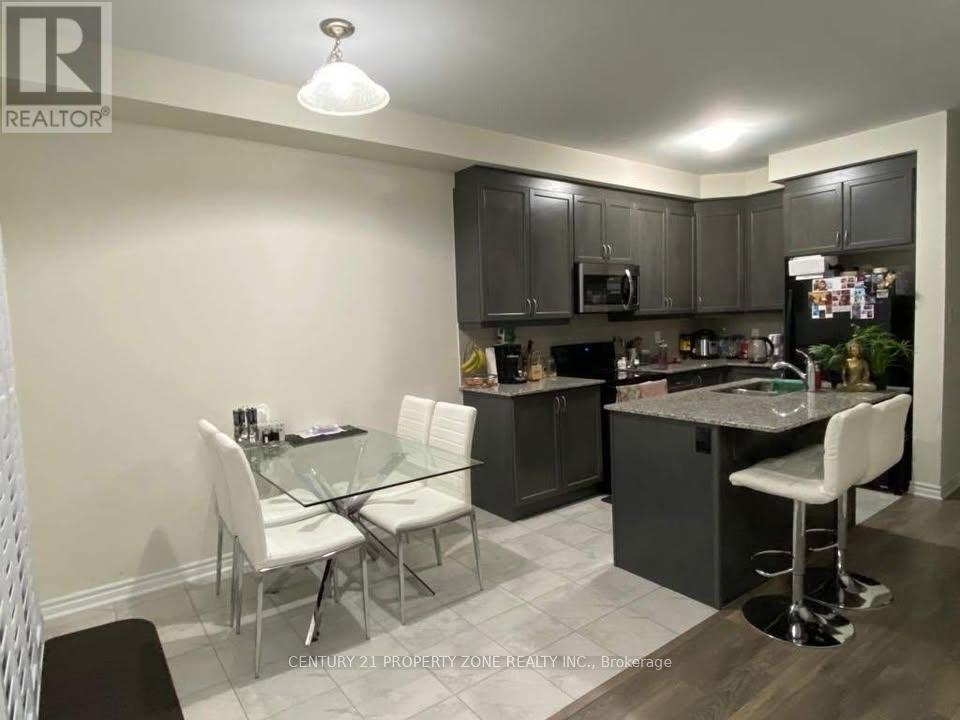 21 Circus Crescent, Brampton (Northwest Brampton), Ontario  L7A 5E2 - Photo 2 - W12616956