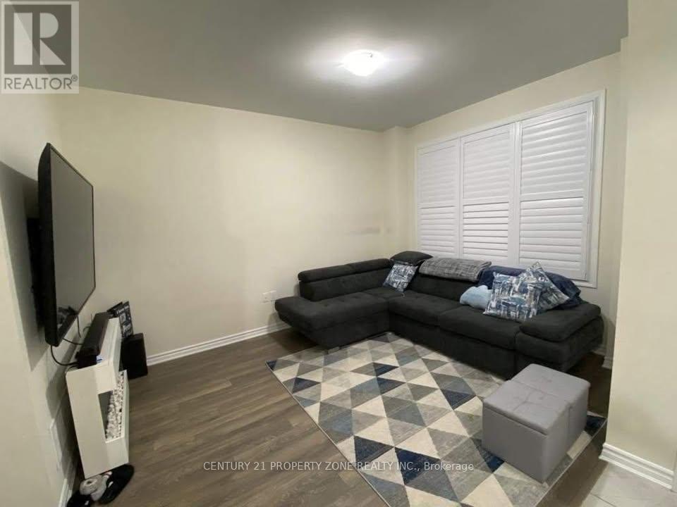 21 Circus Crescent, Brampton (Northwest Brampton), Ontario  L7A 5E2 - Photo 7 - W12616956