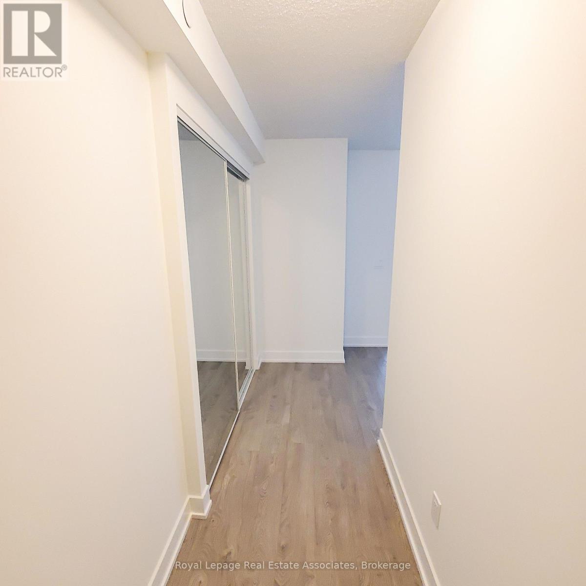 1426 - 9 Mabelle Avenue, Toronto, Ontario  M9A 0E1 - Photo 4 - W12616998