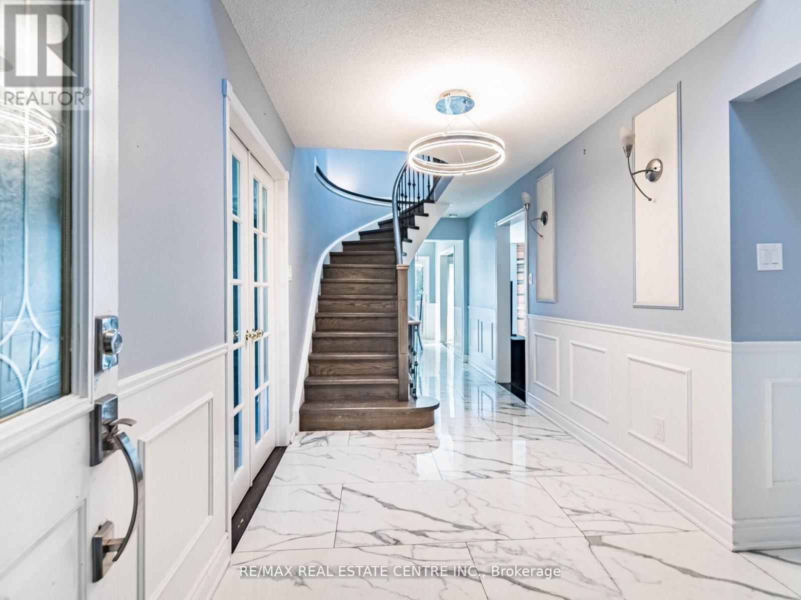 43 Horsham Street, Brampton, Ontario L6X 3R4 - Photo 5 - W12617002